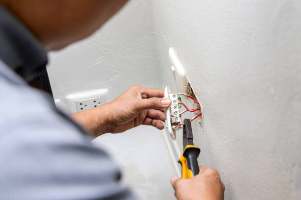 Best Licensed Electrician  in Melrose, MA